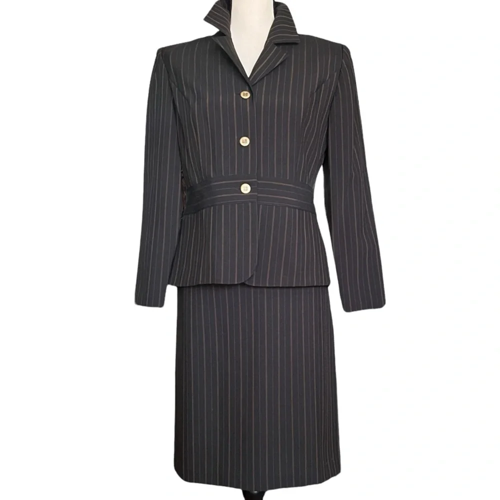 Vintage Miss Dorby 2 piece pin stripe office/dinner outfit. Sz.10